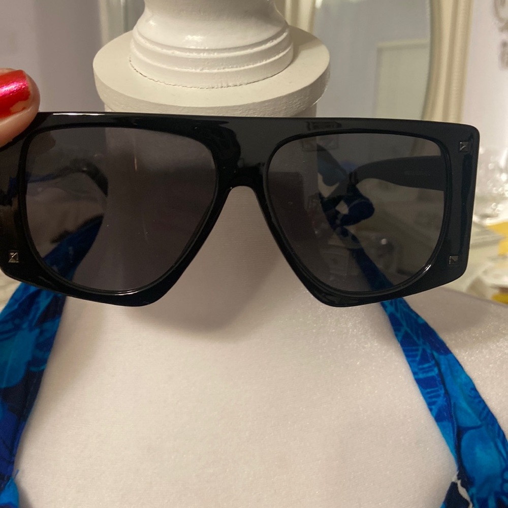 Néw Mosanana sun glasses